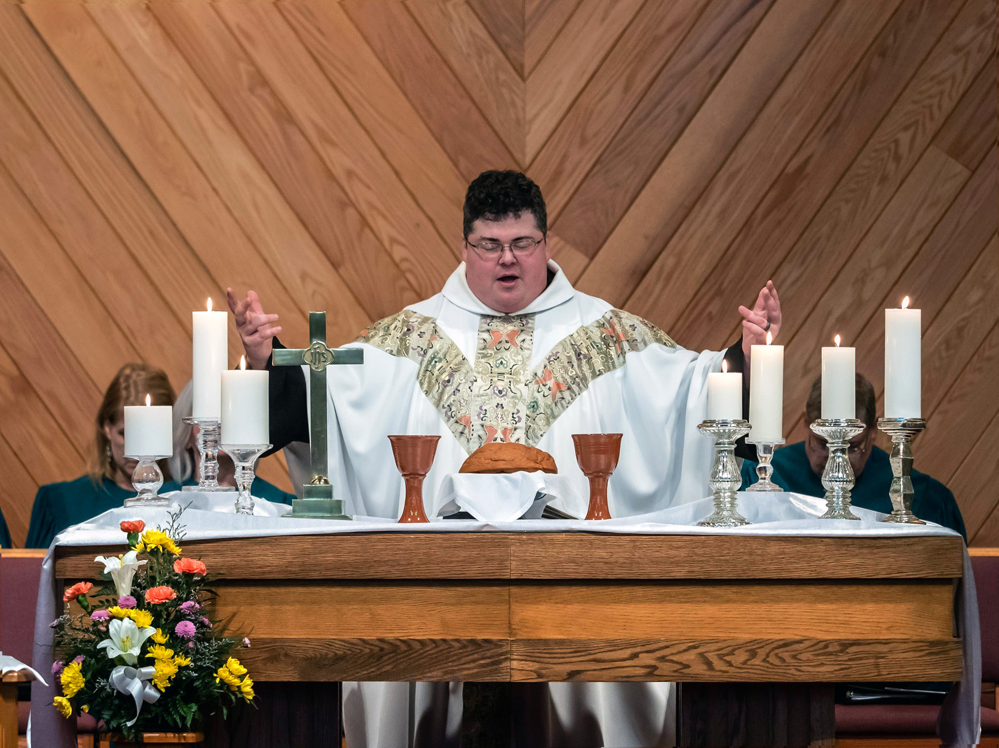 United Methodist minister takes on QAnon through podcast - Vimarsana News