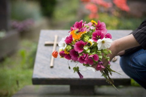 gravestone 