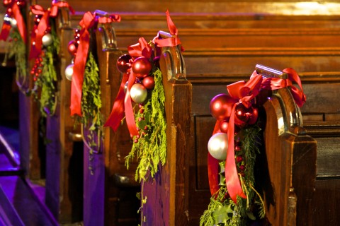 Christmas decorations pews