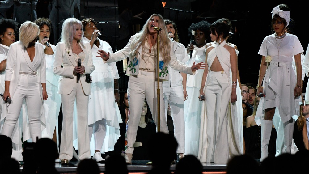 Kesha on stage