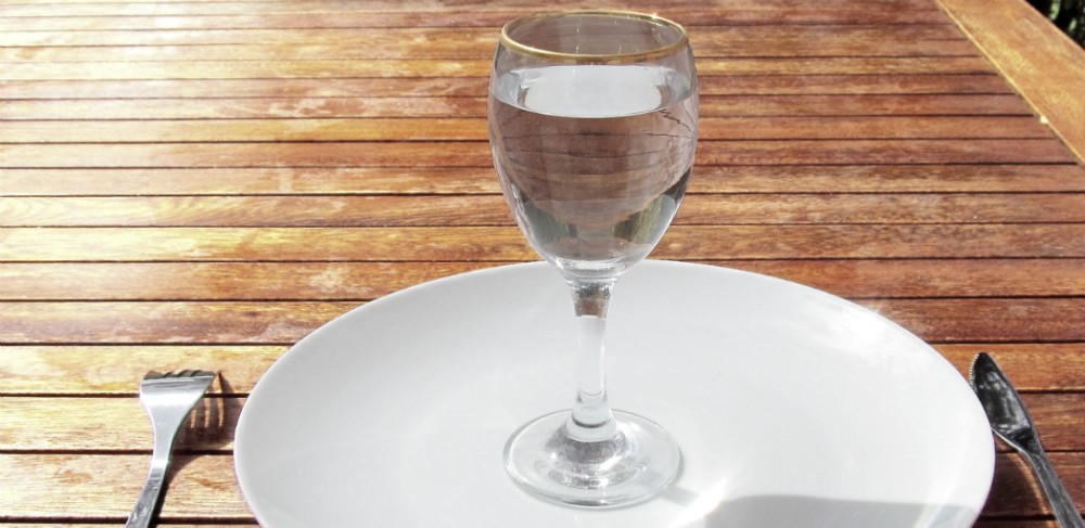 glass empty plate