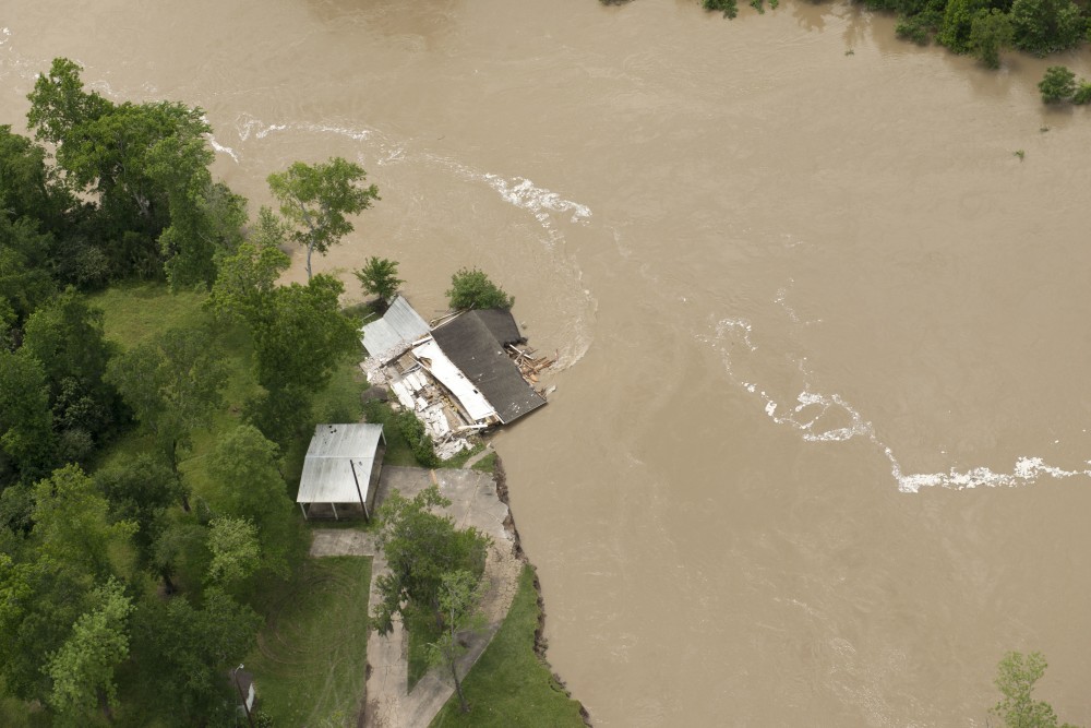 picture of flooding near houston