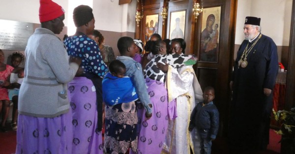 La Iglesia Ortodoxa Oriental ordena a una mujer de Zimbabwe como su primera diaconisa