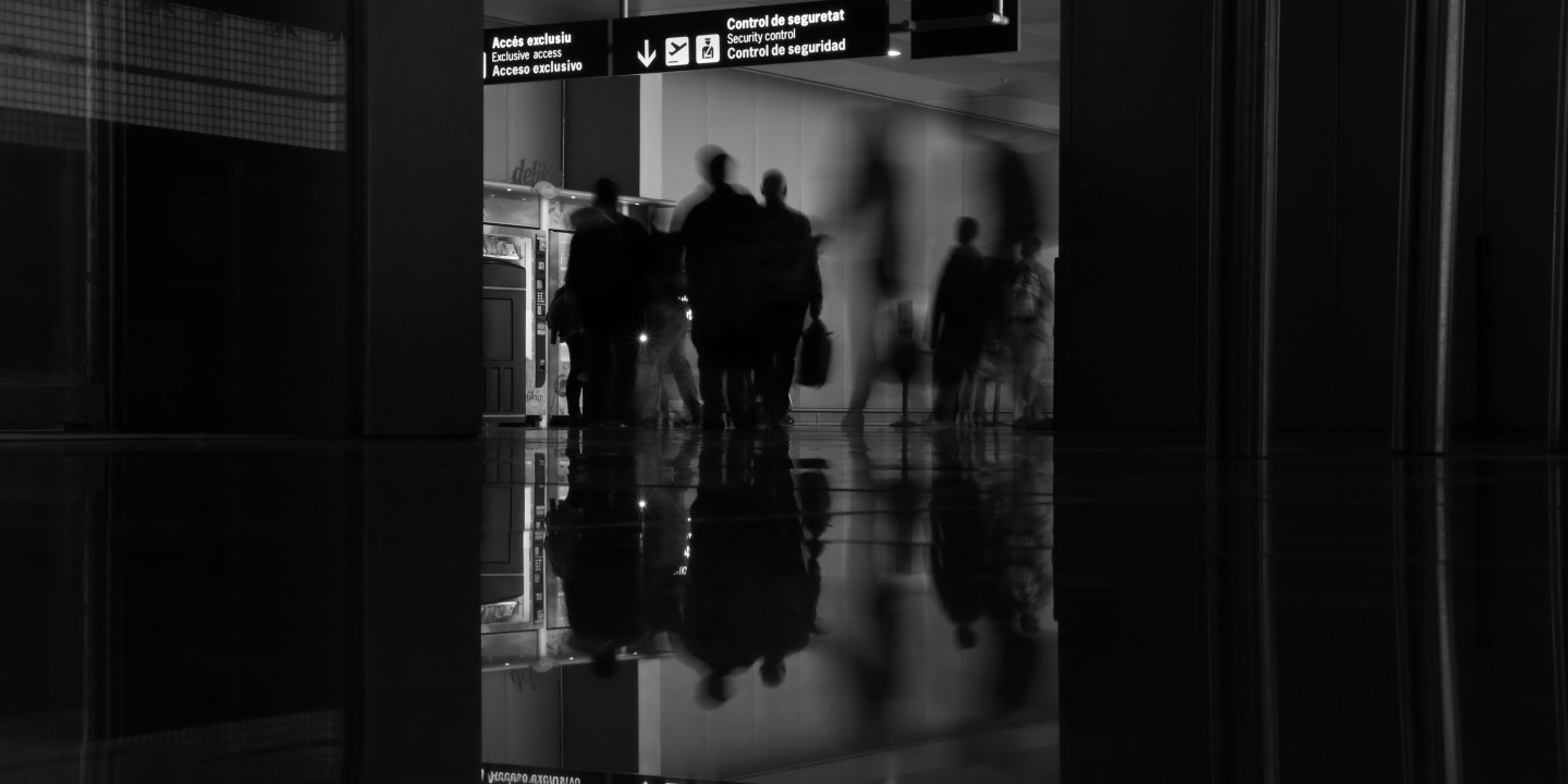 airport Spanish signs