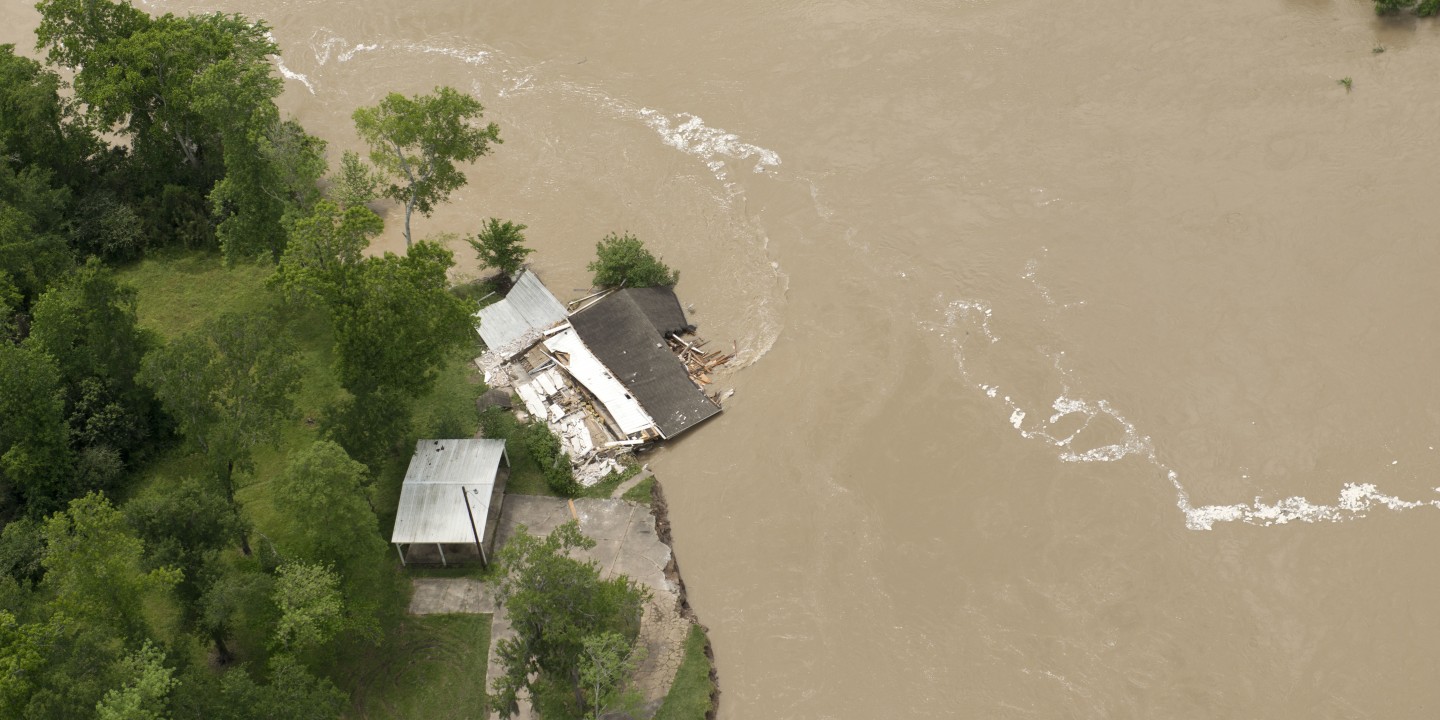 picture of flooding near houston